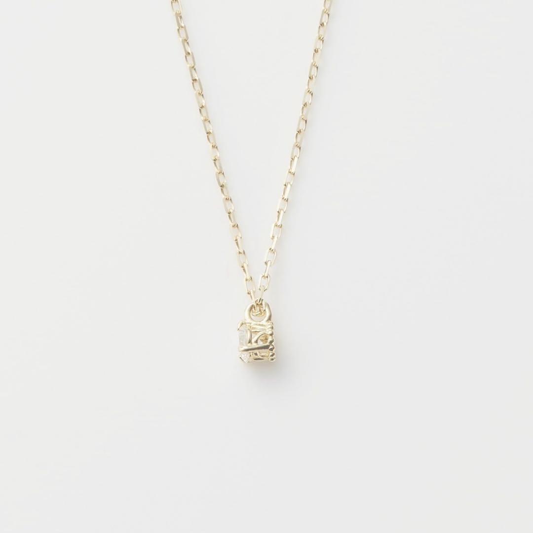 Agete K18 gold necklace with a 0.05ct diamond pendant on a delicate chain