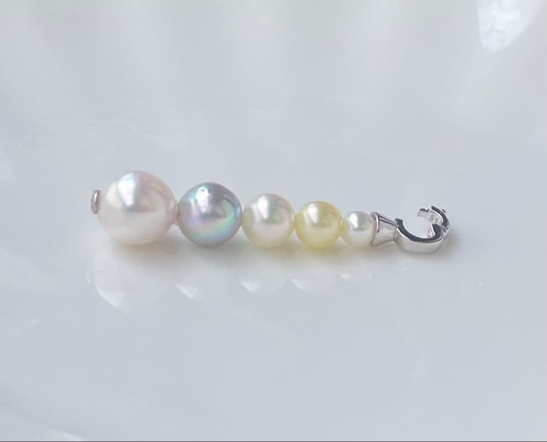 Akoya pearl pendant with five pearls in multiple colors on S925 silver setting