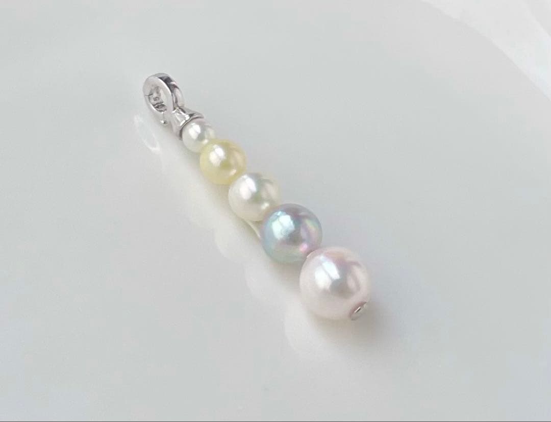 Akoya pearl pendant with five pearls in multiple colors on S925 silver setting