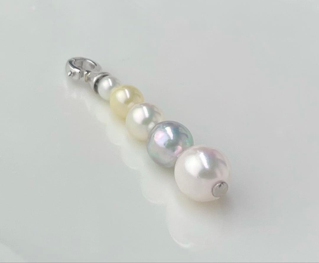 Akoya pearl pendant with five pearls in multiple colors on S925 silver setting