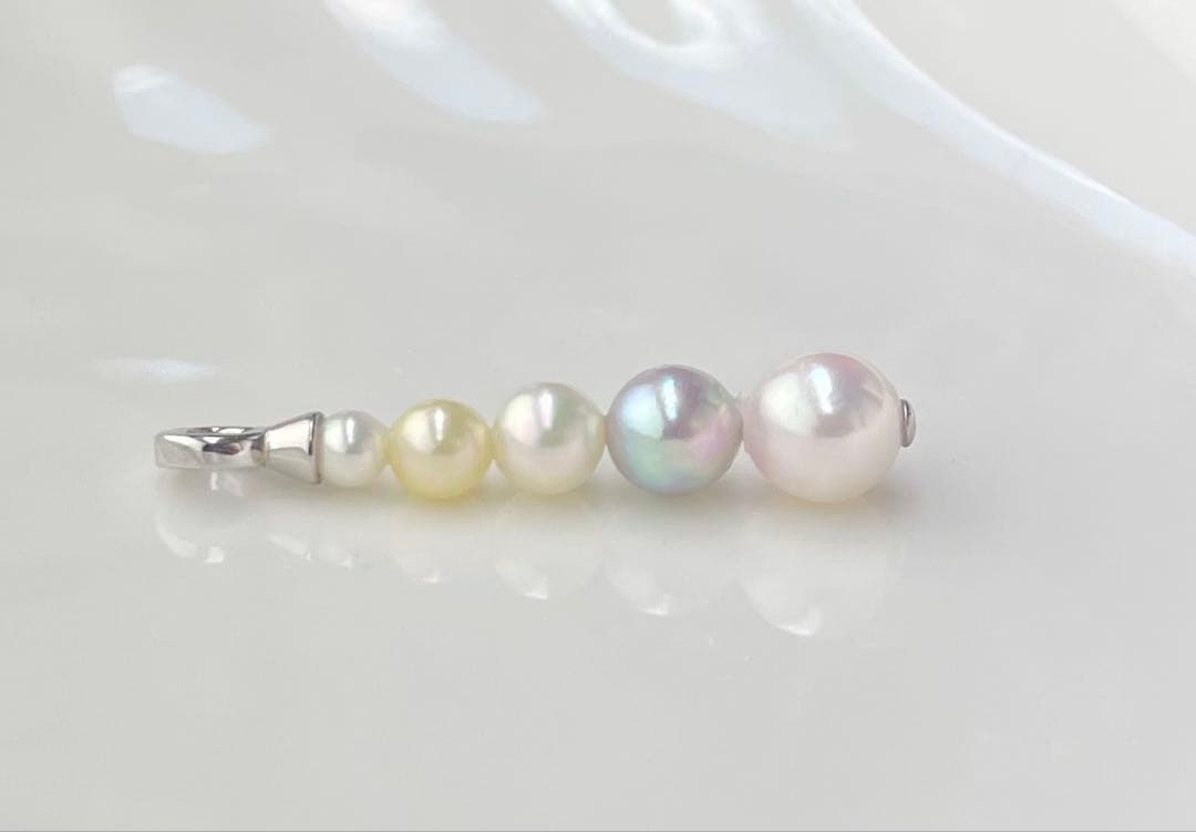 Akoya pearl pendant with five pearls in multiple colors on S925 silver setting