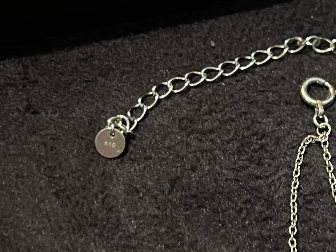 Agete pearl necklace with two-layered design combining large and small 10k pearls