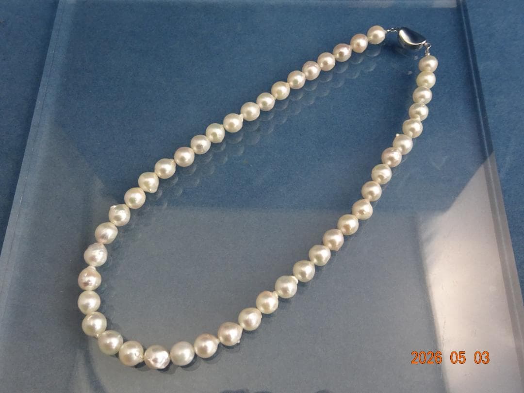 Akoya pearl necklace featuring 8-8.5mm baroque pearls on a 43cm strand with one-touch silver clasp