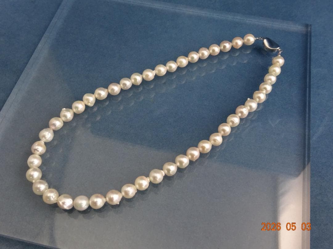 Akoya pearl necklace featuring 8-8.5mm baroque pearls on a 43cm strand with one-touch silver clasp