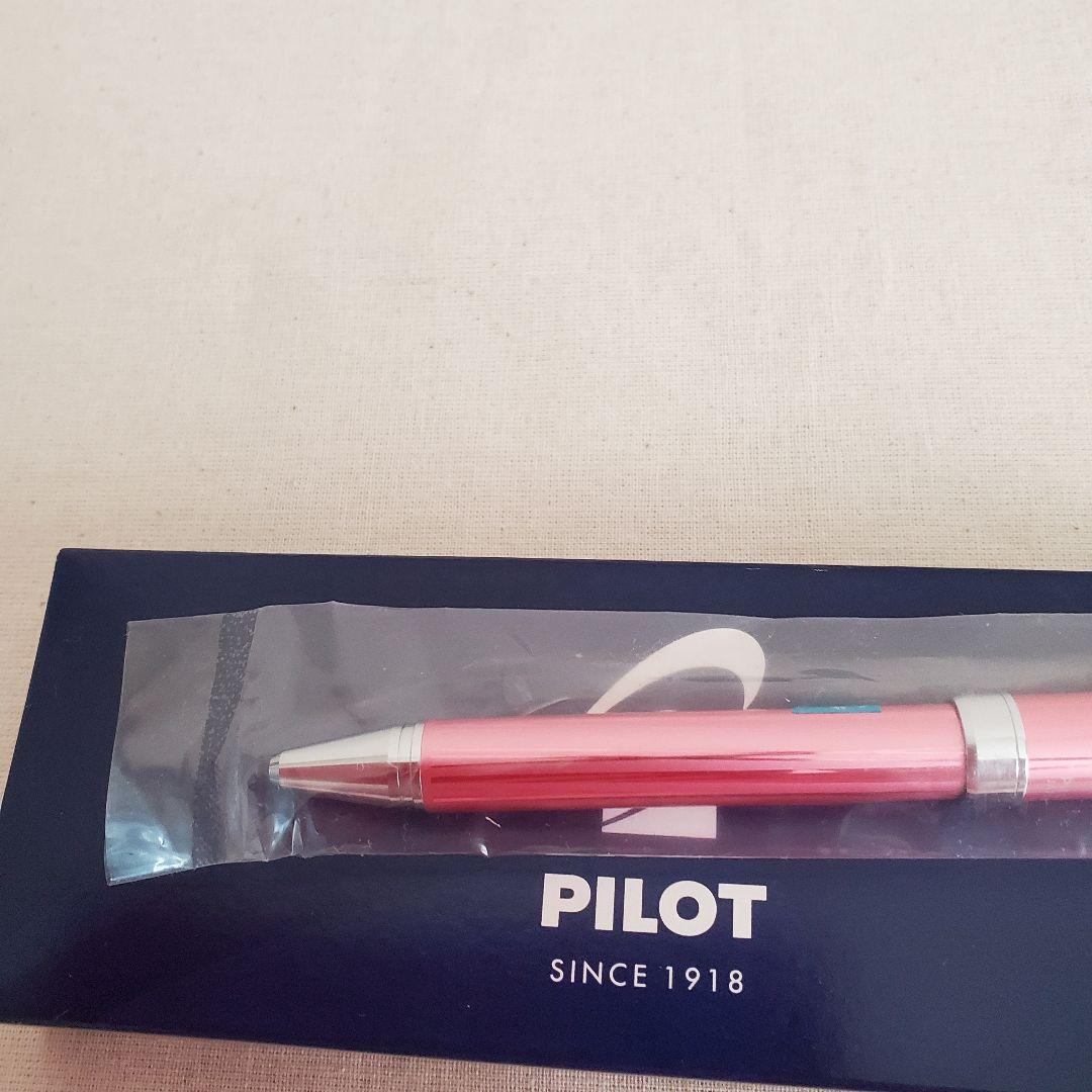 Pilot EVOLT BTHE 150R-SP multi-function pen in light pink with black and red ballpoint pens and 0.5mm pencil