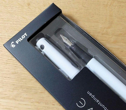 Pilot Livit Lightive fountain pen in Active White with medium nib and sleek design