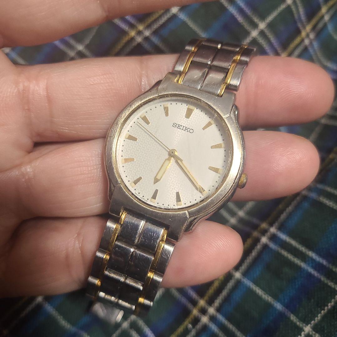 SEIKO V701-2550 Quartz Men's Watch — Japanese
