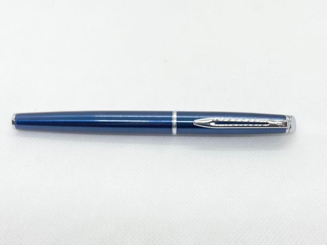 WATERMAN Metropolitan Hemisphaer fountain pen with black and silver body shown uncapped