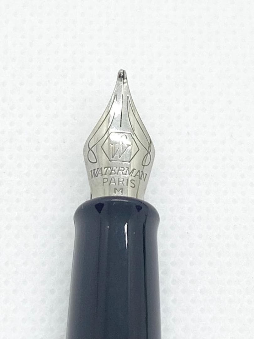 WATERMAN Metropolitan Hemisphaer fountain pen with black and silver body shown uncapped
