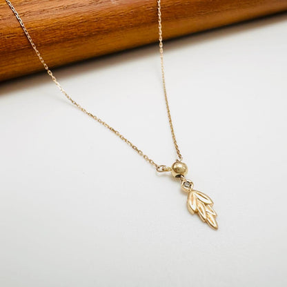 agete K10 gold Y-shaped lariat necklace with leaf diamond pendant and adjustable 60.5 cm chain