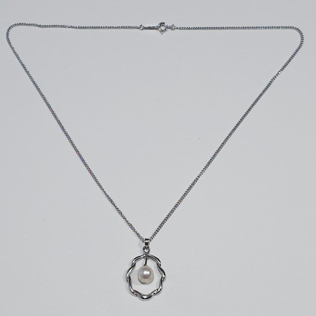 1367 Mikimoto Pearl Necklace with 7mm pearls on 42cm silver chain