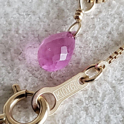Pink Sapphire Agate necklace with K10 yellow gold Venice chain 36–44 cm and 0.5 x 0.3 cm charm