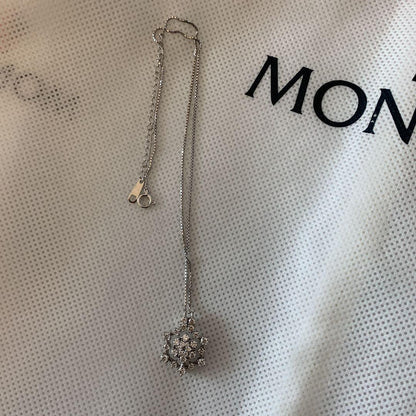TASAKI pearl and diamond platinum necklace featuring 1 carat diamonds and double-sided magnetic design