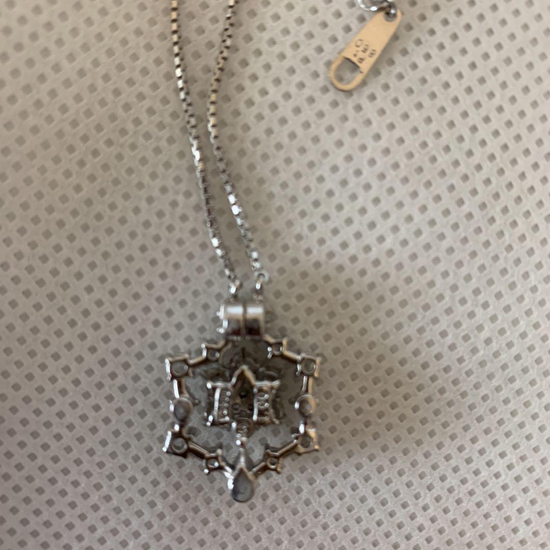 TASAKI pearl and diamond platinum necklace featuring 1 carat diamonds and double-sided magnetic design