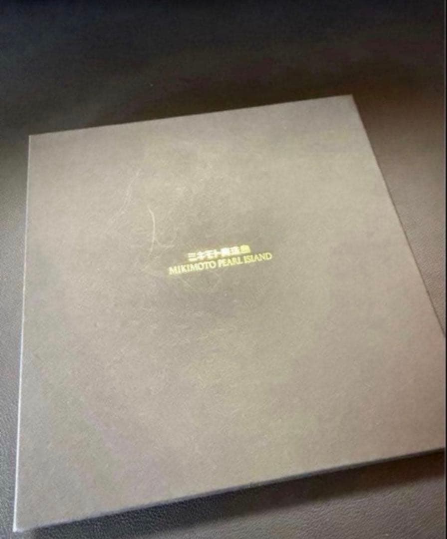 Mikimoto pearl necklace choker with K18 gold, displayed with certificate and box