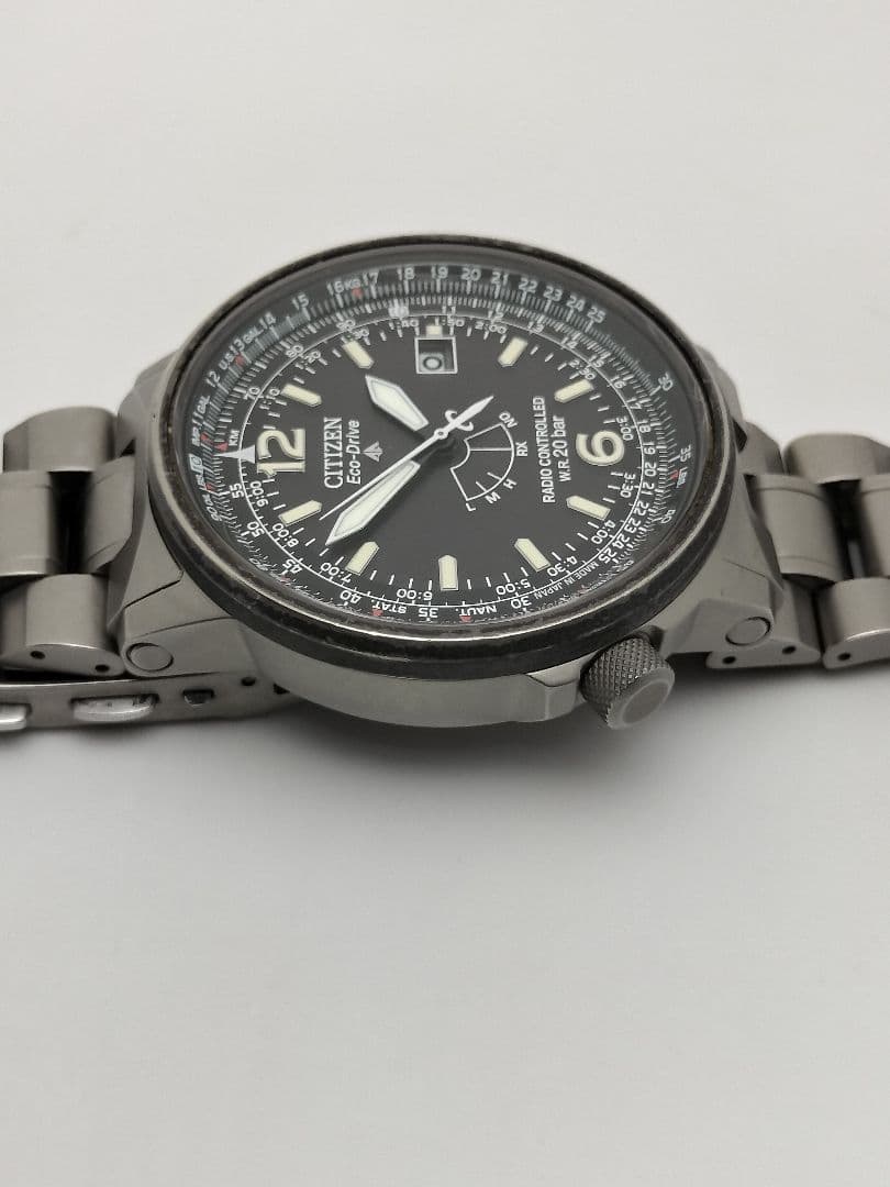 Citizen H411 Solar Men's Watch — Japanese