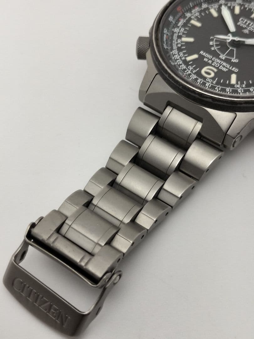 Citizen H411 Solar Men's Watch — Japanese