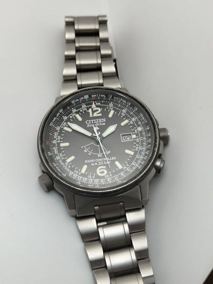Citizen H411 Solar Men's Watch — Japanese
