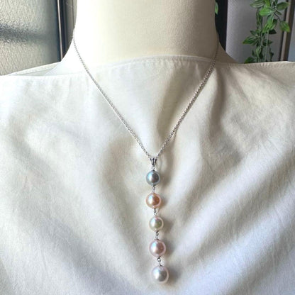 Silver 925 necklace with 5 multi-color Akoya pearls and a 7cm pendant on a 40cm chain