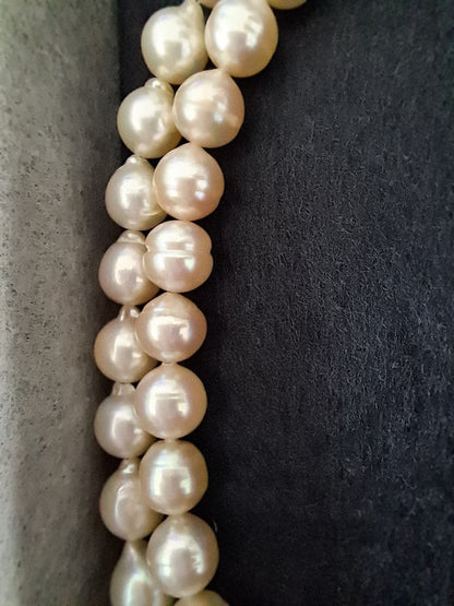 Akoya pearl necklace and earring set with 7.5-8mm beads and 42cm and 47cm necklace lengths