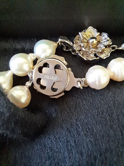 Akoya pearl necklace and earring set with 7.5-8mm beads and 42cm and 47cm necklace lengths