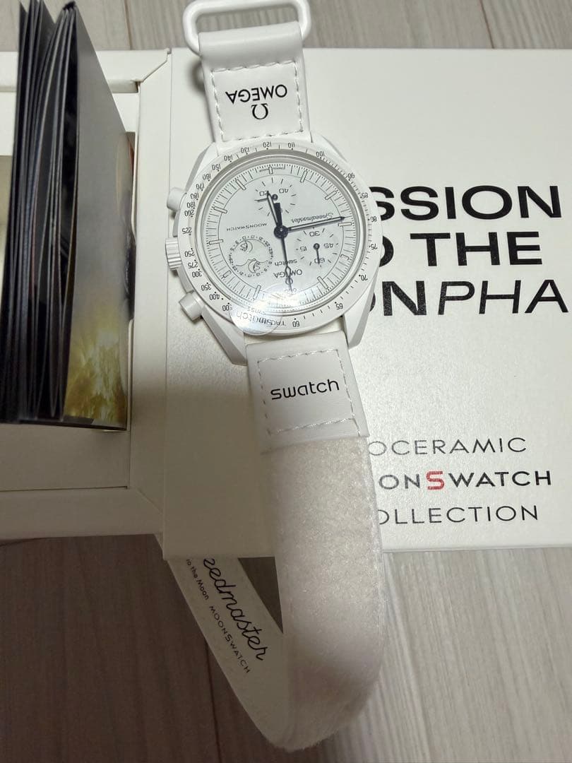 swatch MOONSWATCH SNOOPY Quartz Men's — Japanese