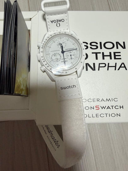 swatch MOONSWATCH SNOOPY Quartz Men's — Japanese