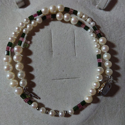 Akoya Baby Pearl and Natural Tourmaline Necklace 65 measuring 44.5 cm with pearls 4-6 mm and tourmaline stones