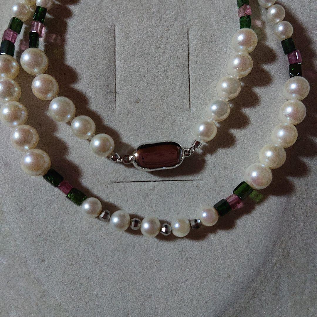 Akoya Baby Pearl and Natural Tourmaline Necklace 65 measuring 44.5 cm with pearls 4-6 mm and tourmaline stones
