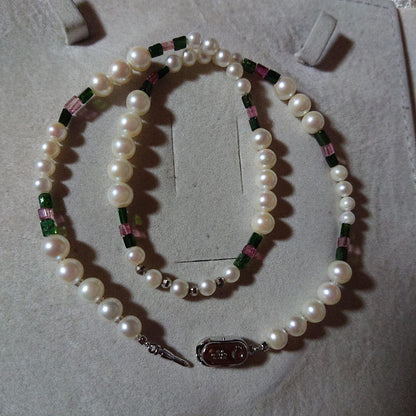 Akoya Baby Pearl and Natural Tourmaline Necklace 65 measuring 44.5 cm with pearls 4-6 mm and tourmaline stones