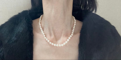 Akoya white semi-baroque pearl necklace with approximately 7mm pearls, 42cm length