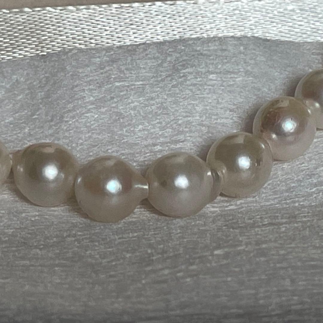Akoya white semi-baroque pearl necklace with approximately 7mm pearls, 42cm length