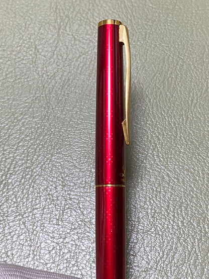 Pilot Elite Hasem Shibata 14K 585 gold fountain pen with a sleek design
