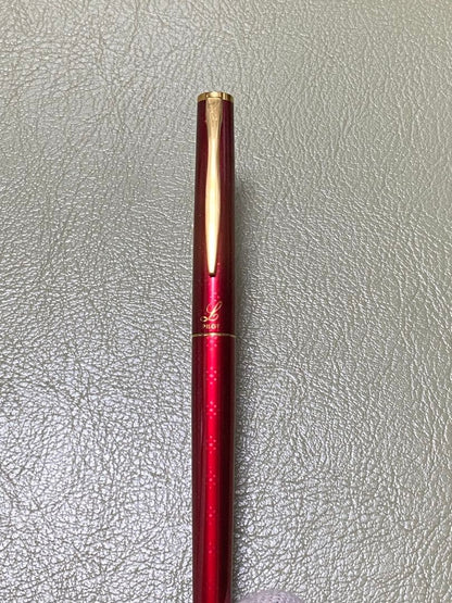 Pilot Elite Hasem Shibata 14K 585 gold fountain pen with a sleek design