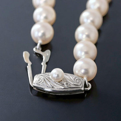 Highest grade Tasaki K14 white gold necklace with round Akoya pearls and a 42.5 cm length