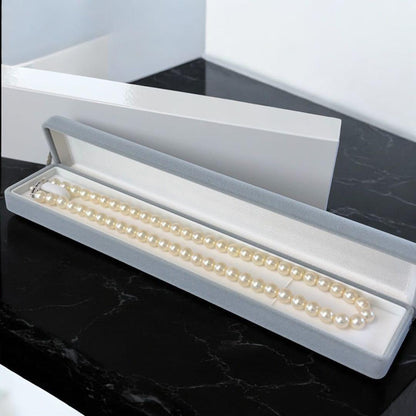 Highest grade Tasaki K14 white gold necklace with round Akoya pearls and a 42.5 cm length