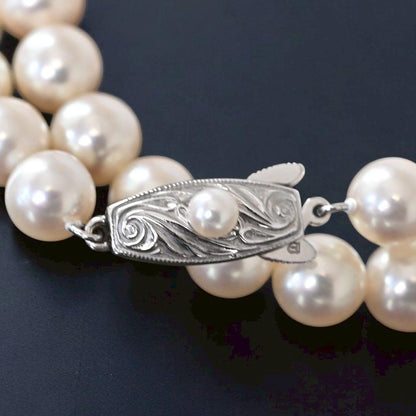 Highest grade Tasaki K14 white gold necklace with round Akoya pearls and a 42.5 cm length