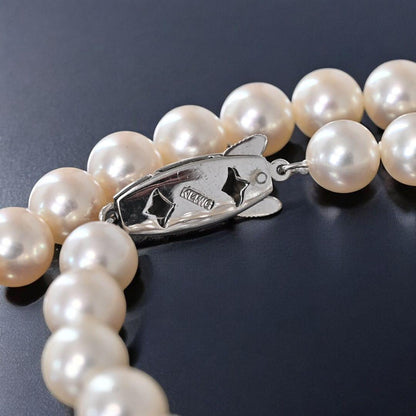 Highest grade Tasaki K14 white gold necklace with round Akoya pearls and a 42.5 cm length