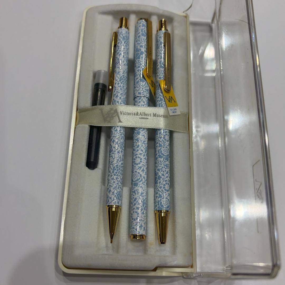 William Morris Collection pen set including ballpoint pen, mechanical pencil, and fountain pen in original box