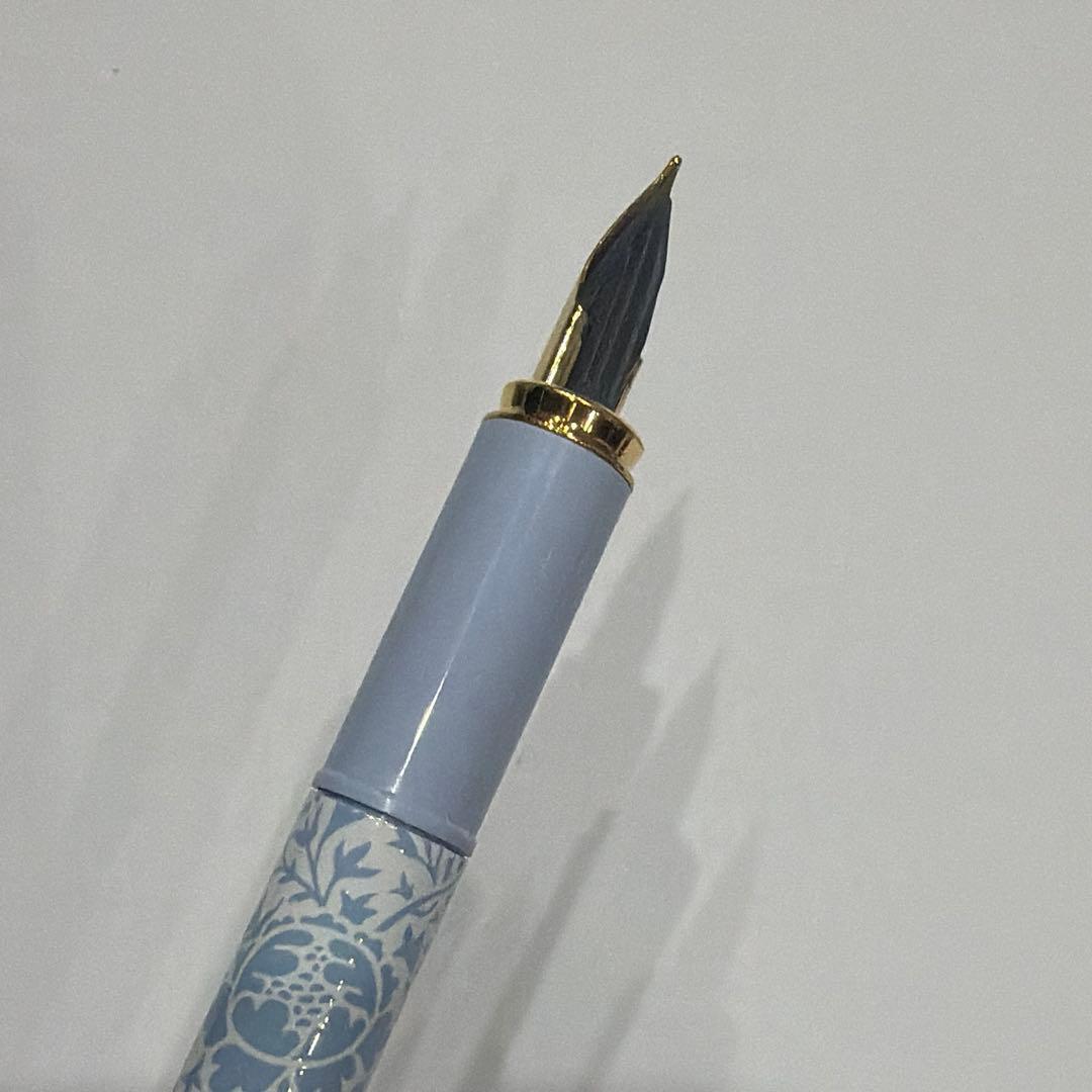 William Morris Collection pen set including ballpoint pen, mechanical pencil, and fountain pen in original box