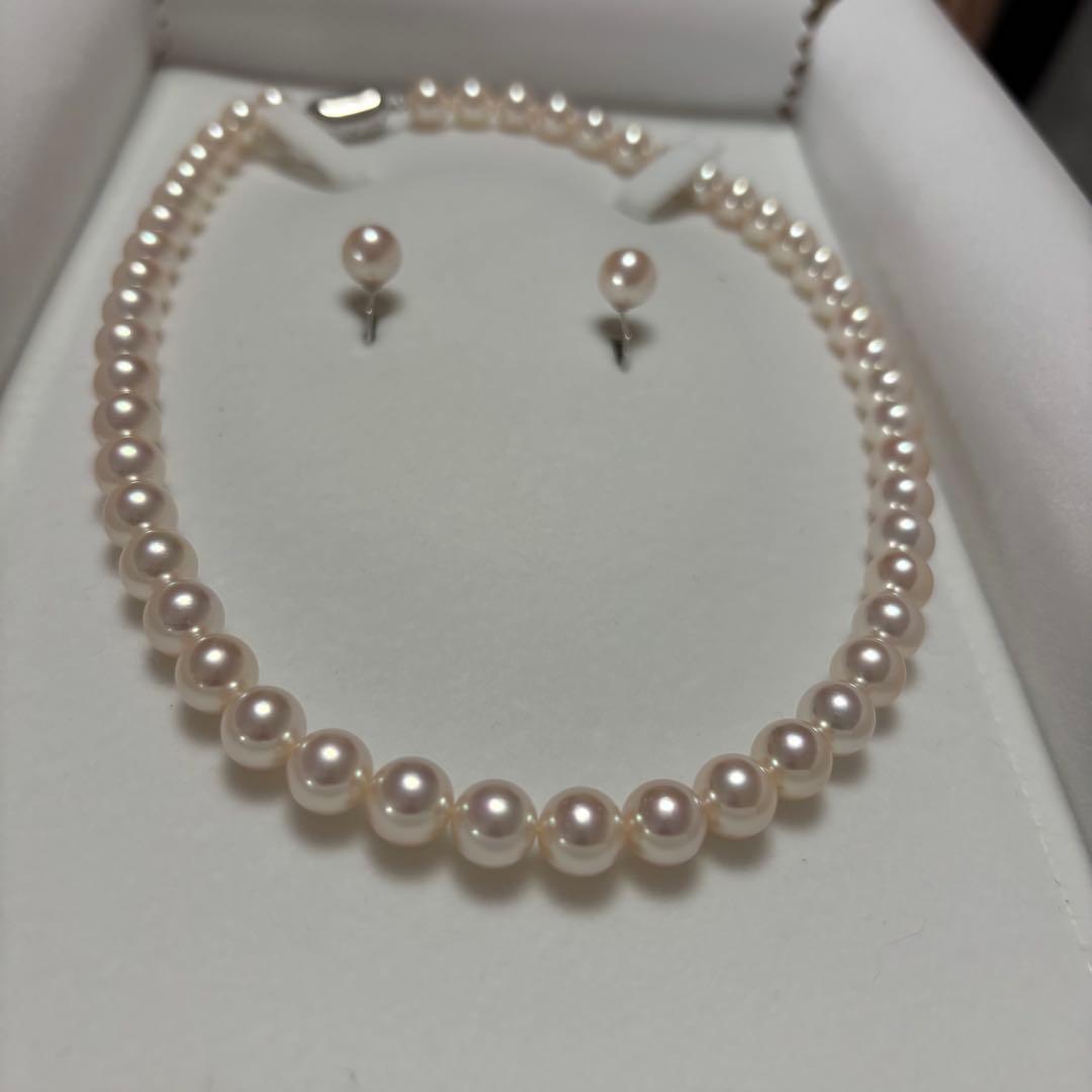 Aurora Hanadama Akoya pearl necklace and earrings with pearls about 8.0-8.5mm and 8.4mm in size