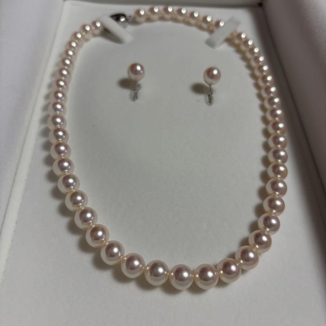 Aurora Hanadama Akoya pearl necklace and earrings with pearls about 8.0-8.5mm and 8.4mm in size