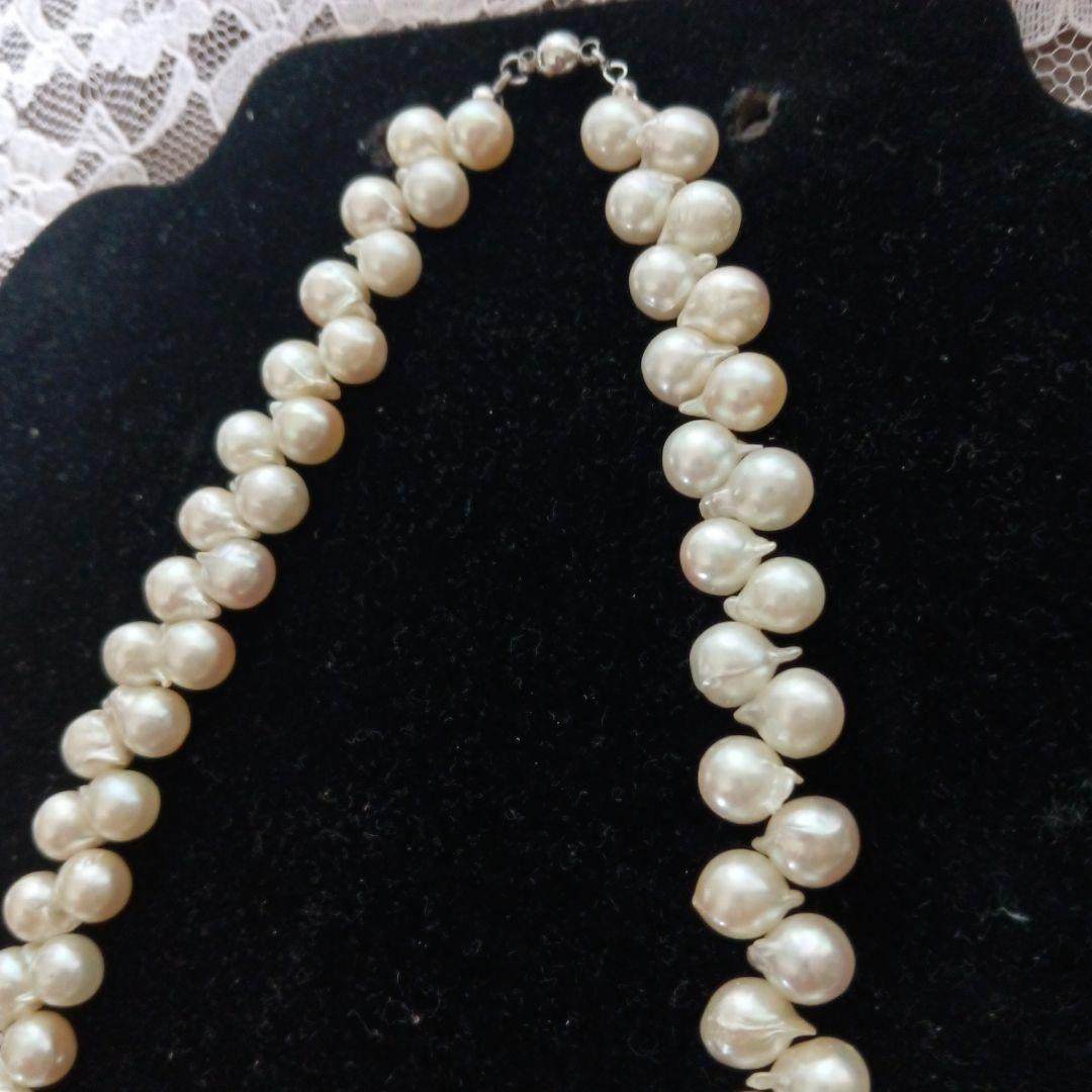 Uwa Island Akoya Pearl necklace and matching earrings set with 7-8mm pearls and alloy silver components