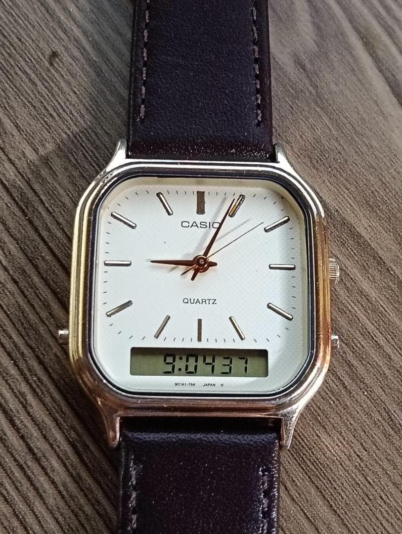 CASIO AQ-422 Quartz Men's Watch — Japanese