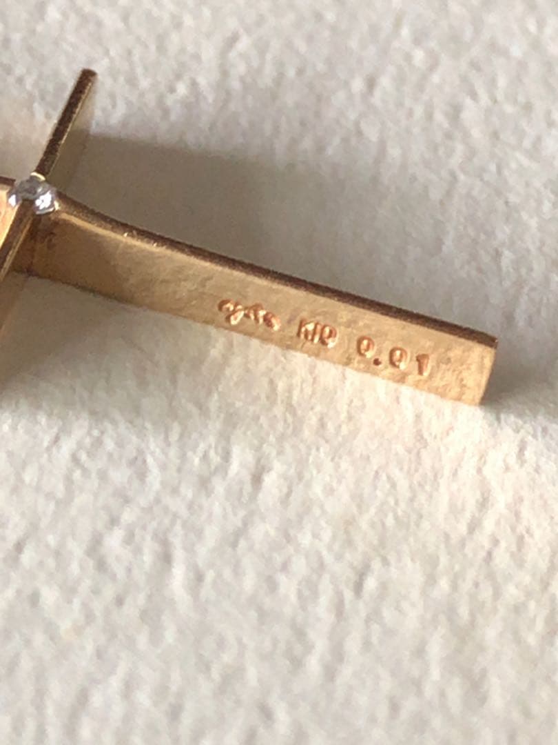 Agete K10 cross pendant top made of yellow gold weighing 0.59g with K10 agete 0.01 engraving