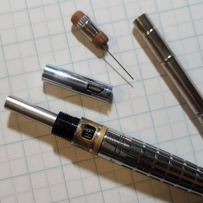 Pilot Hi-Mecha Holder H2005 with broken black upper shaft suitable for parts replacement