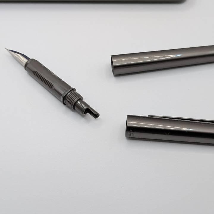 Vintage PILOT Quatro gray gunmetal fountain pen with original box and ink cartridge