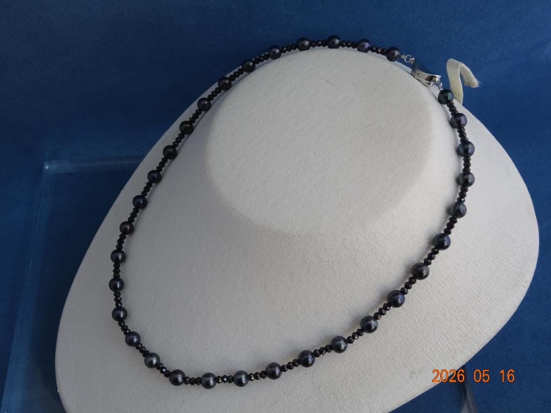 Akoya black pearl necklace with 6-6.5mm pearls and black spinel beads, 43.5cm silver925 rhodium clasp