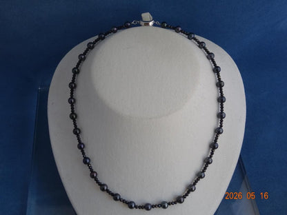 Akoya black pearl necklace with 6-6.5mm pearls and black spinel beads, 43.5cm silver925 rhodium clasp