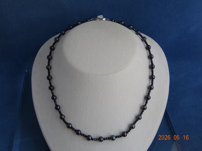 Akoya black pearl necklace with 6-6.5mm pearls and black spinel beads, 43.5cm silver925 rhodium clasp